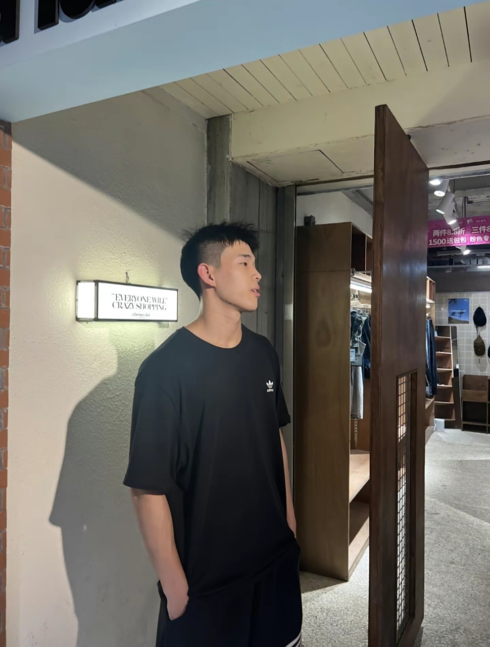 关于南京队总经理王震社媒晒视频分享林葳近况的信息